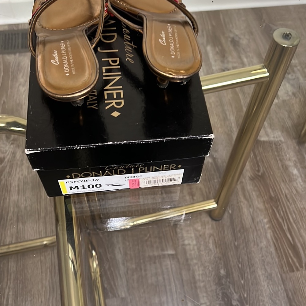 Shoes - Picture 2 of 5